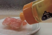 【悲報】はま寿司、逝くwwwww今度はレーン上の回転寿司に“洗剤ドバドバかけ”動画が拡散される
