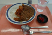 【画像】学食のカレー食いに来たンゴｗｗｗｗ