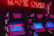 【画像】ゲーム屋「こちらが“レトロゲーム”コーナーです」ワイ「お、ファミコンか？」
