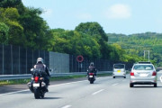高速道路でバイク乗ってる奴って馬鹿だろ