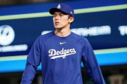 【悲報】米メディア「佐々木はドジャースで明らかに異質な存在。新たな武器以外で解決策はない」