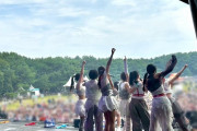 【画像】アンジュルムさんの去年の「LuckyFes」どうしようもないくらい草まみれだったｗｗｗｗ