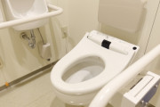 【悲報】施設清掃員ワイ、まんさんのトイレが汚すぎて逝く