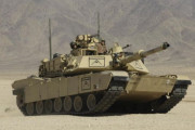 米陸軍第1歩兵師団のM1A2エイブラムス戦車がナショナルトレーニングセンターで戦闘訓練を実施！