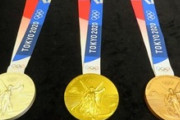 五輪組織委員会「かんだメダルは交換対象外」 河村たかし市長が金メダルをかんだ件で