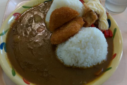 【画像】「こういうのでいいんだよ」カレーが見つかるwwwお前らの想像の1.5倍は美味そう
