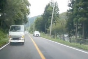 「終わったと思った。」反対車線に突っ込んでくるトラックをギリで回避したドラレコ。