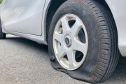 【緊急】ワイの車が『パンク』したんだけどｗｗｗｗｗｗ