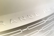 ランドローバー、新型「レンジローバー」リーク！ ワールドプレミアは10月26日
