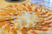 【謎】日本人「焼き餃子うめぇええええ！水餃子？蒸し餃子？あっ、いいです…」 ←なぜなのか・・・