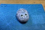 【画像】石に猫描いた