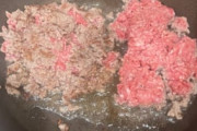 ひき肉そのまま焼くとハンバーグになるとか言ってたやつ来い😡