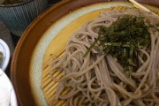 蕎麦屋俺「すみませーん！！ざるそばの汁なくなったんでお代わりくださーい！！」　蕎麦屋「いやーそういうのやってないんで…」