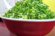 【画像】ラーメンのネギは「２種類」存在する