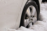 大雪 狐坂で車立ち往生 上り進めず ｢夏タイヤなので｣ 左京区･京都