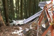 【悲報】GT-Rが峠のガードレール突き破って転落事故→35のためあまり注目されないｗｗｗ