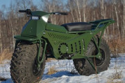 ロシアの極太2輪駆動バイク「TARUS」が欧米輸出開始…バラして車載できオフロードもへっちゃら！