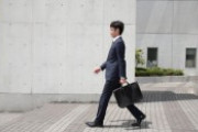 性格滅茶良い上司「始業30分前には会社に着いておこうね」 ゆとり「え？何でですか？」