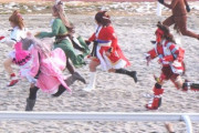 【ウマ娘】笠松競馬場で行われたウマ娘レースに気になりすぎるウマ娘が映り込んでしまうｗｗｗ（なんだコイツ…？