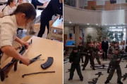 クリミアの学校で軍事訓練の授業を受けるロシアの子供たち。銃の組み立て分解、銃を使った武術も