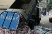 武漢市、外出制限中の住民用食肉をゴミ収集車で配布…市民の反発で幹部を解任！