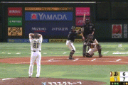 【ソフトバンク対オリックス25回戦】ソフトバンク・和田にアクシデント、6回から登板もベースカバーの際に足を痛めて負傷交代…