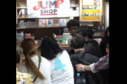 【動画】ジャンプショップで中国人転売ヤーVS中国人転売ヤーが勃発！！　もうなんなんだよこいつら