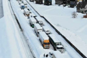 なんで高速道路に雪対策ってねえの？