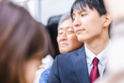 満員電車で許されざる者「中ほどに詰めない」「他人と向かい合うように立つ」「リュック背負ったまま」