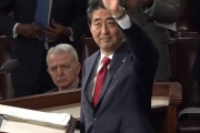 これは素晴らしい！安倍首相の米議会演説と、キャロル・キングのYou've Got A Friend を同時再生完成！！ほんとに感動的です。胸がキューンとなります。