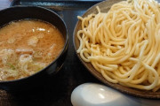 つけ麺屋「つけ麺1kgまで大盛り無料！！」 ?「うーん」