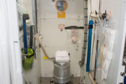 【悲報】国際宇宙ステーションさん、トイレがぶっ壊れる