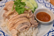 【悲報】タイ旅行をして現地の食事が合わなかったワイ、カオマンガイと日本食しか食べられない
