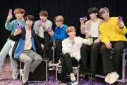 【韓国】プレミアムスマートフォン「サムスンGalaxyのBTSエディション」、売上不振で在庫一掃セールｗｗｗｗｗｗｗｗｗｗ