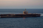 米海軍ニミッツ空母打撃群が南シナ海での作戦行動を開始…中国海軍艦船2隻が追尾！