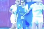 【悲報動画】インド女子サッカー、相手の顔面をパンチして100試合出場停止に