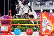 馬がだるま（達磨）にびっくり？… 総合馬術で減点相次いだ障害、「ミライトワ」に変更