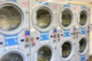 家に洗濯機があるのに・・・　コインランドリーを使う理由とは？