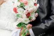 職場の女の子が社内恋愛で結婚することに。古参事務員のオバさん「新婦の元カレを二次会に呼ぼう！」周囲「！？」