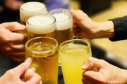 【スカッと】飲み会にて、男「料理取り分けない女は気がきかない」　女「いつもママが取り分けてくれるんですか？　今日はママいないので私がやりますね」