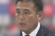 サッカー協会影山技術委員長「ふぅ、機内でやることもないしタブレットで児童ポルノでも観るか」CA「あの人やばい」通報→