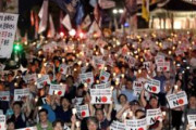 【GSOMIA破棄】「ロウソクを持って安倍政権を糾弾した国民の勝利だ」韓国団体歓喜！