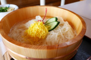 素麺のうえに乗ってる卵焼きのみじん切りwwww
