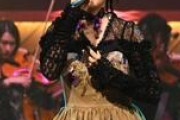 鬼頭明里、一夜限りの音楽セッションで魅せた感動のステージ