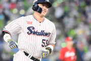 【東スポ】ヤクルト・村上が有言実行！ 日本ハム・清宮から「世代の顔」強奪…最年少１００号でダメ押し