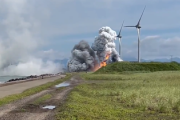 【速報】JAXAのロケット試験場で爆発　動画「建物ごと吹っ飛ぶ」