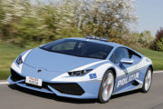 イタリア警察、臓器の搬送に「ランボルギーニ・ウラカン」を使い500kmを2時間で爆走！