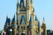 【悲報】ディズニーさん、突然過去最大の値上げをしてしまう