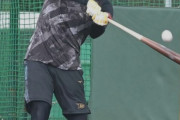 阪神・佐藤輝明　先乗り合同自主トレ初の屋外フリーで「ドゴンッ」バッククリーン直撃弾