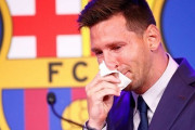 メッシ、涙のバルサ退団会見「悲しい、本当に悲しい。こんなことになるなんて思っていなかった」（関連まとめ）